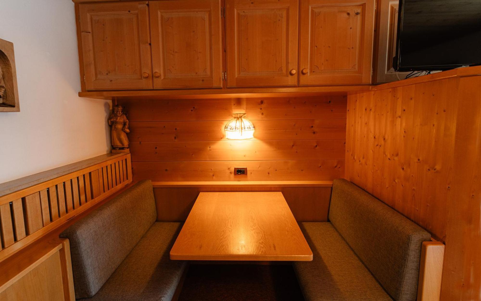 Garni Cir Hotel Santa Cristina Val Gardena ภายนอก รูปภาพ